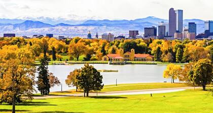 Cozy 1-bedroom apartment in fantastic Denver with WiFi, AC, Laundry and more!