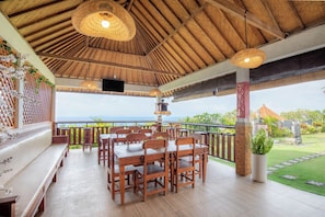 Restaurant - Reynten Hill  (Penida Island)