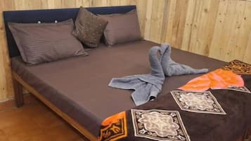 1 bedroom, bed sheets