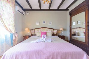 2 bedrooms, iron/ironing board, Internet, bed sheets