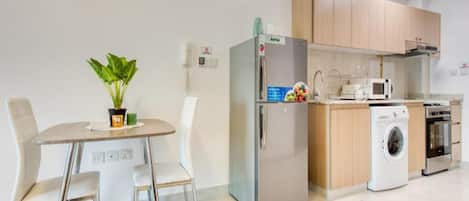 Mikrowelle, Ofen, Herdplatte, Geschirrspüler