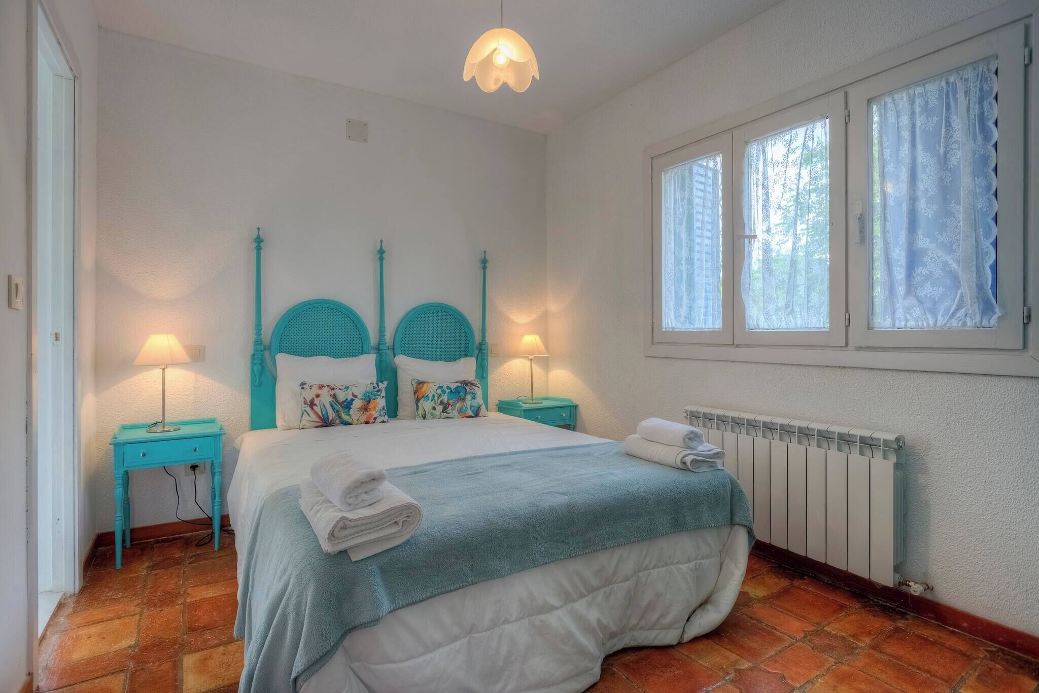 7 slaapkamers, een strijkplank/strijkijzer, internet