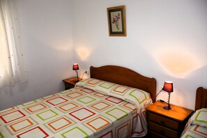 1 chambre, fer et planche Ă repasser, draps fournis