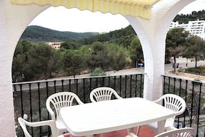 تناول الطعام بالخارج