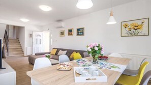 Dining - Casa Ivetta Sun Garden by Villas Guide (Icici)