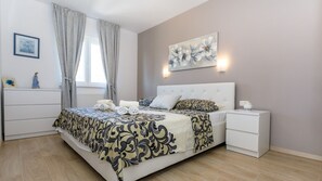 6 bedrooms, iron/ironing board, free WiFi, bed sheets - Casa Ivetta Sun Garden by Villas Guide (Icici)