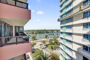 Property grounds - Sunny Miami Beach Getaway | 3BR Condo with Resort Perks 916 (Miami Beach)