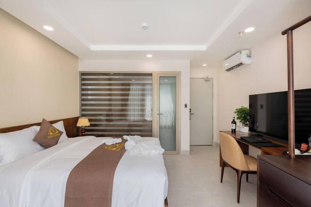 Minibar, phòng cách âm, truy cập Internet không dây miễn phí 