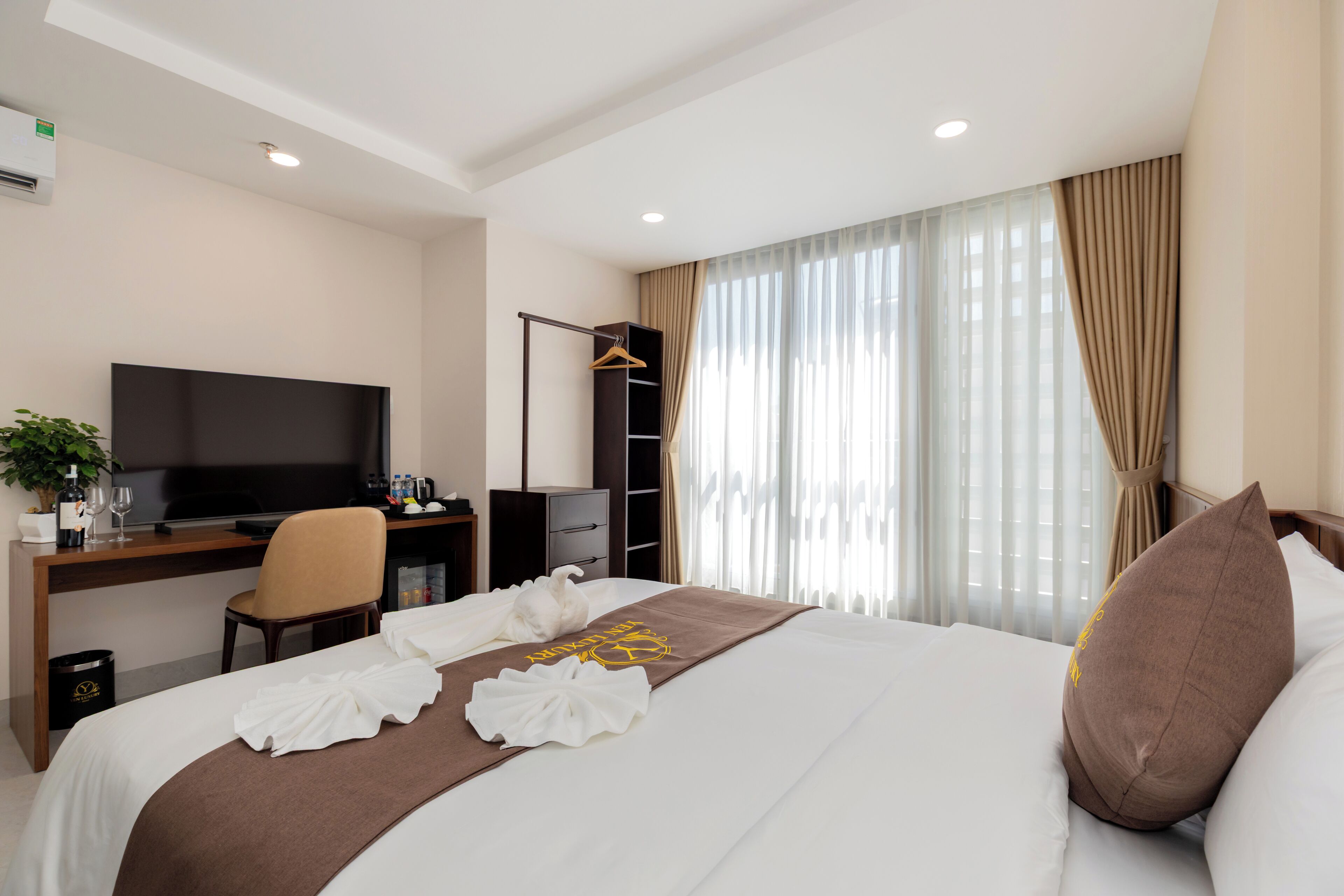 Deluxe Double Room, Balcony | Minibar, soundproofing, free WiFi, bed sheets