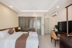 Habitación doble Deluxe, balcón | Minibar, insonorización, wifi gratis y ropa de cama 