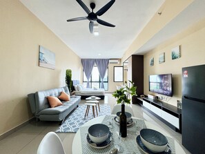 Design studio, 1 queensize bed, uitzicht op de stad | Donsdekens, individueel gemeubileerd, gratis wifi