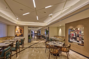 Restaurant - ICONIQA - The Lifestyle Hotel of Mumbai (Mumbai)
