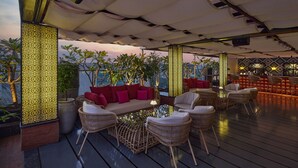 Poolside bar