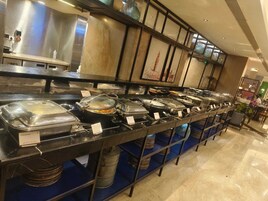 Her gün ücretli açık büfe kahvaltı