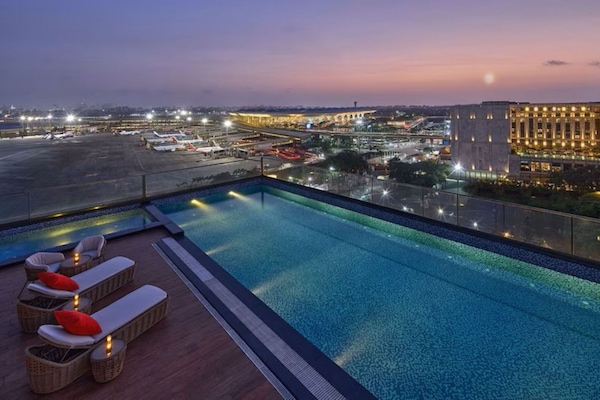 Kolam renang outdoor