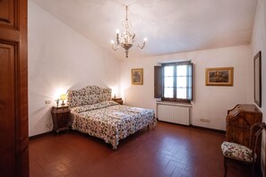 4 bedrooms, iron/ironing board, travel cot, free WiFi - Green Hill Apartment In Tuscan Countryside (Siena)