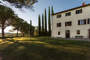 Exterior - Green Hill Apartment In Tuscan Countryside (Siena)