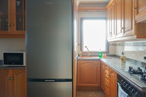 Fridge, microwave, coffee/tea maker, electric kettle - Balcony to the Sea in Mesa del Mar (Tacoronte)