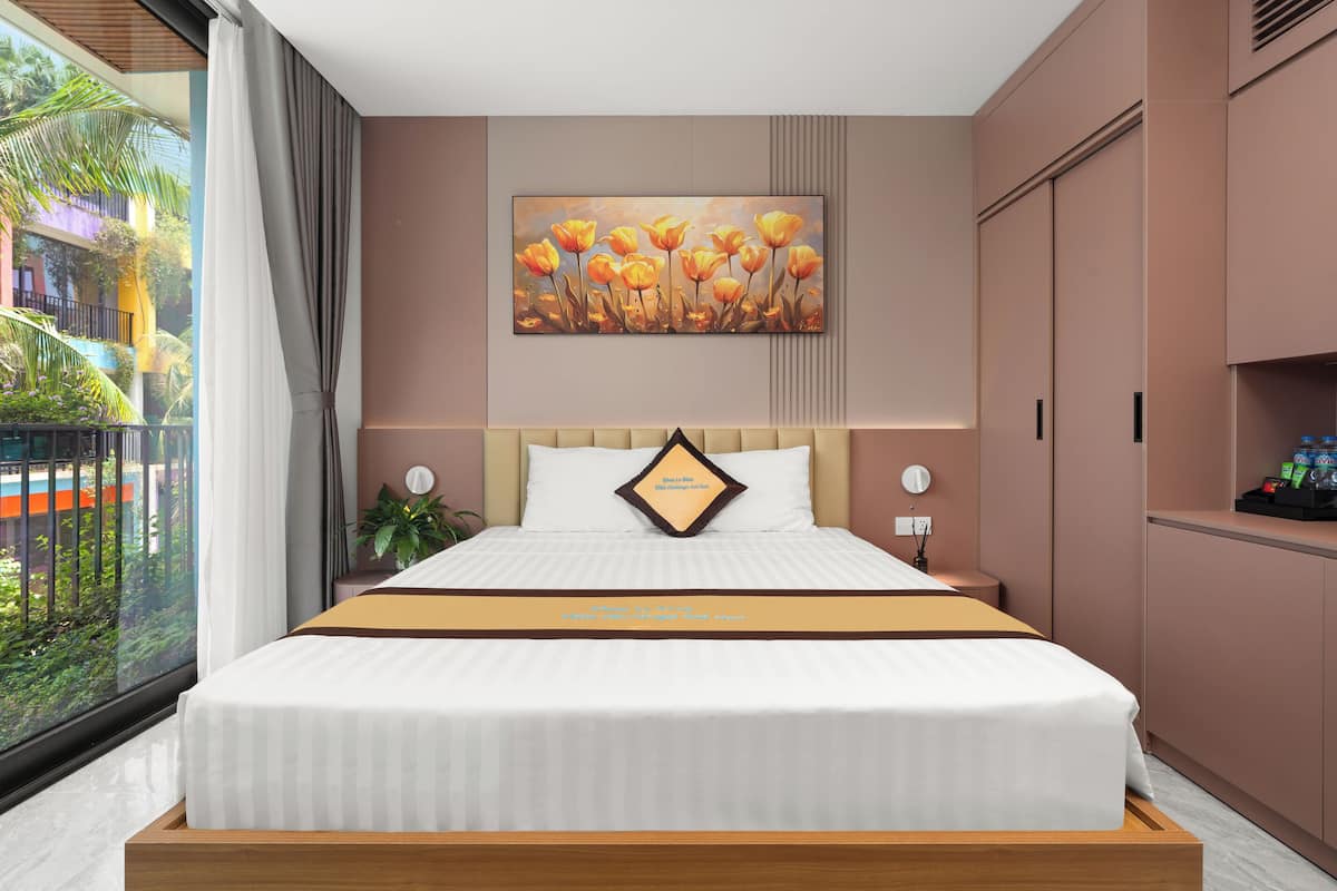 Escritorio, cortinas blackout, sistema de insonorización y wifi gratis