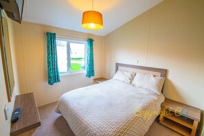 3 bedrooms, bed sheets