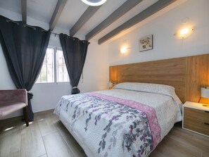 2 habitaciones, escritorio y acceso a internet
