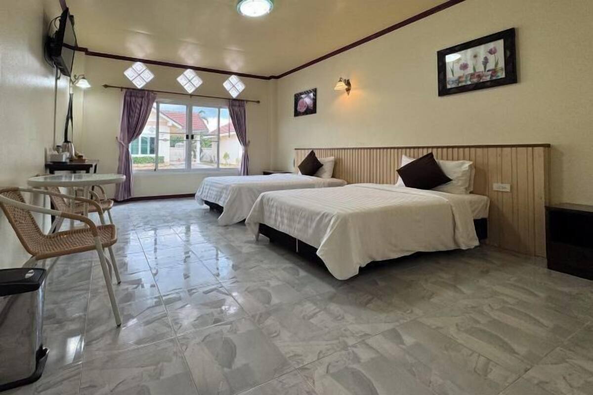 1 habitación, artículos del minibar gratis, escritorio y wifi gratis