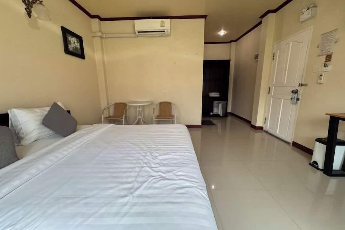 1 habitación, artículos del minibar gratis, escritorio y wifi gratis