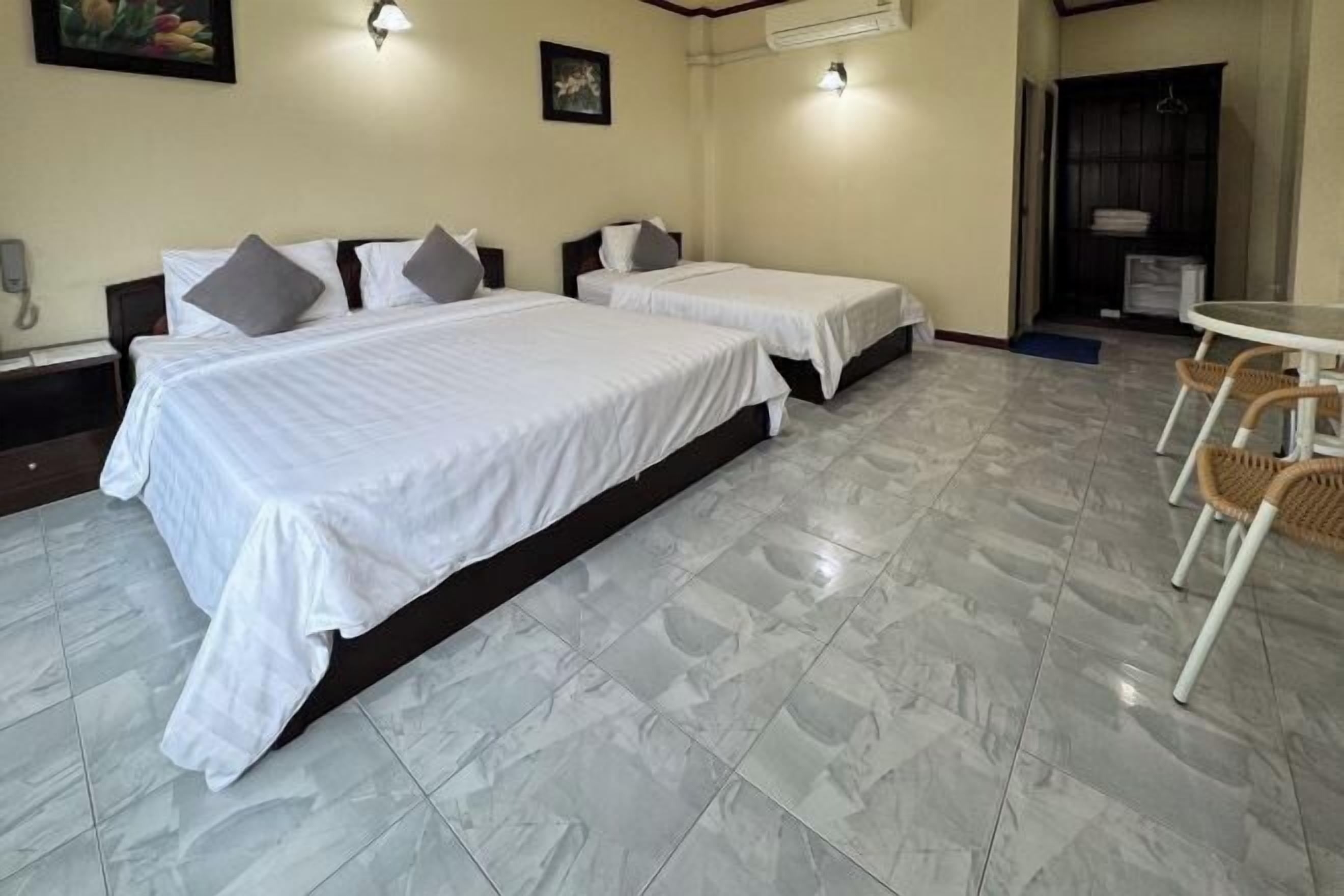 免费迷你吧物品、办公桌、免费 WiFi、床单