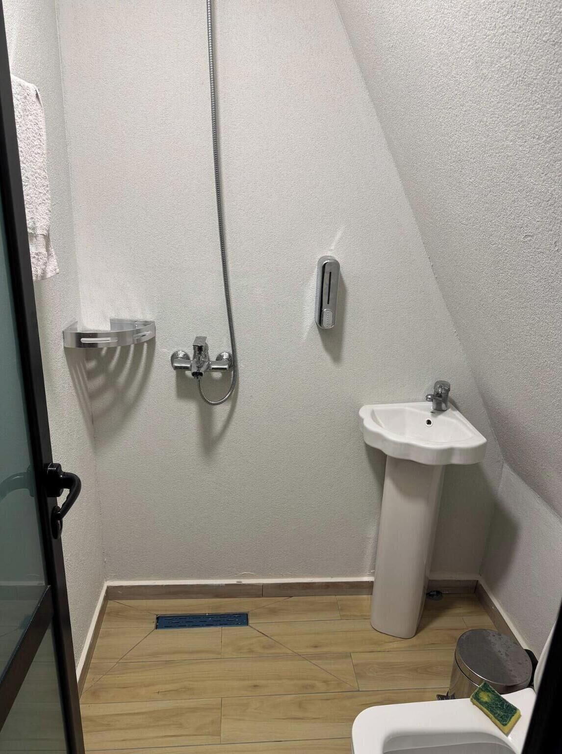 House, 1 Bedroom, Accessible, Smoking | Bathroom