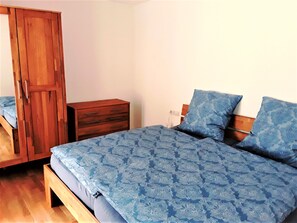 2 Schlafzimmer, Bügeleisen/Bügelbrett, kostenloses WLAN, Bettwäsche