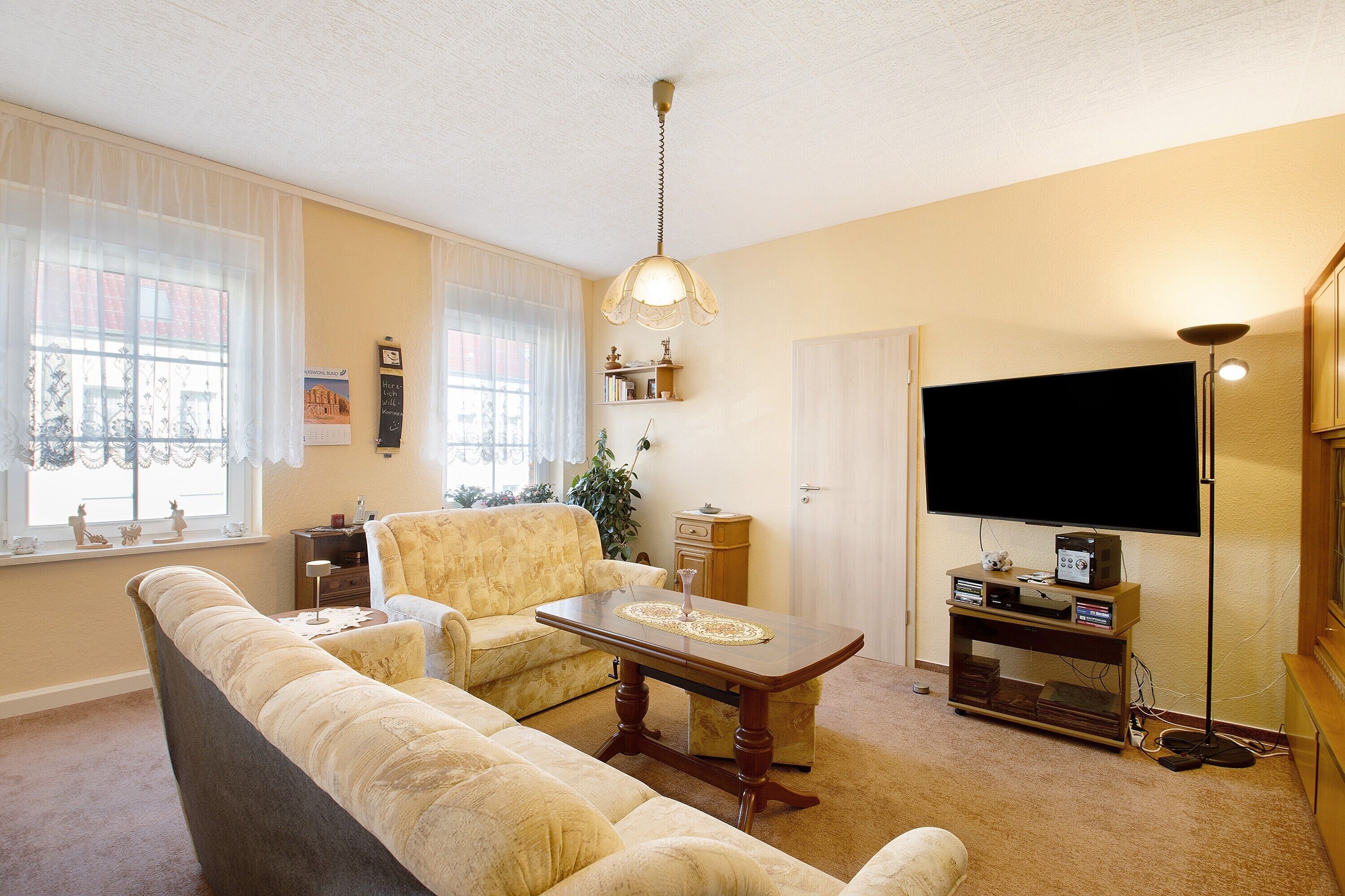 Televisión, reproductor de DVD y estéreo 