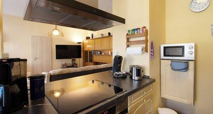 Apartment 'Gisela' with Shared Terrace, Shared Garden and Wi-Fi