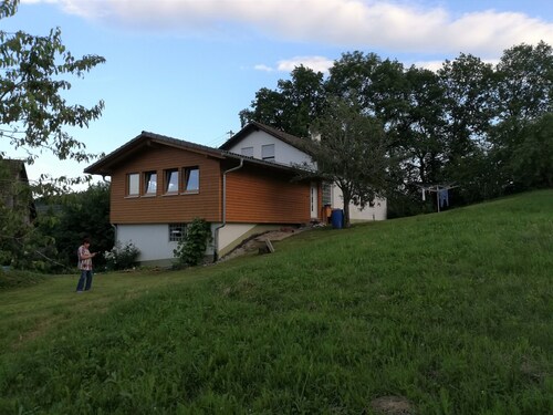 Ferienwohnung 'Mit 80qm' mit gemeinsamer Terrasse und Wi-Fi