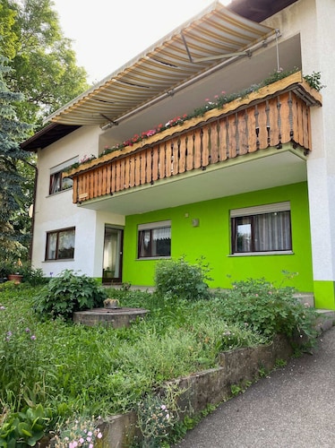 Ferienwohnung 'Mit 80qm' mit gemeinsamer Terrasse und Wi-Fi