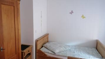 2 bedrooms, free WiFi, bed sheets