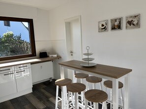 Dining - Apartment 'Haus Blumenglück' with Private Terrace, Shared Garden and Wi-Fi (Herscheid)