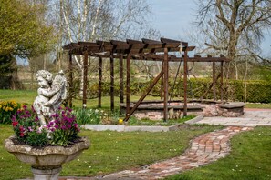 Property grounds - Apartment 'Süderhuus' with Private Terrace, Private Garden and Wi-Fi (Wangerland)