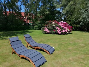 Property grounds - Apartment 'Süderhuus' with Private Terrace, Private Garden and Wi-Fi (Wangerland)