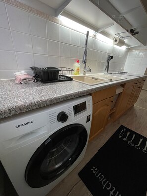 Refrigerador, horno, placa de cocina, lavavajillas