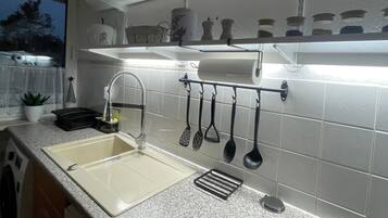 Kühlschrank, Ofen, Herdplatte, Geschirrspüler