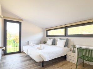 4 bedrooms, in-room safe, travel crib, free WiFi