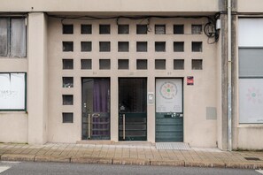 Exterior detail - FAMILY PORTO - Large apartment located in one of the most typical areas of the centre of Porto (Porto)