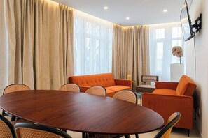 Interior - FAMILY PORTO - Large apartment located in one of the most typical areas of the centre of Porto (Porto)