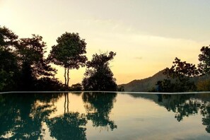 13 outdoor pools - AHAS GAWWA Eco Lodge (Padukka)