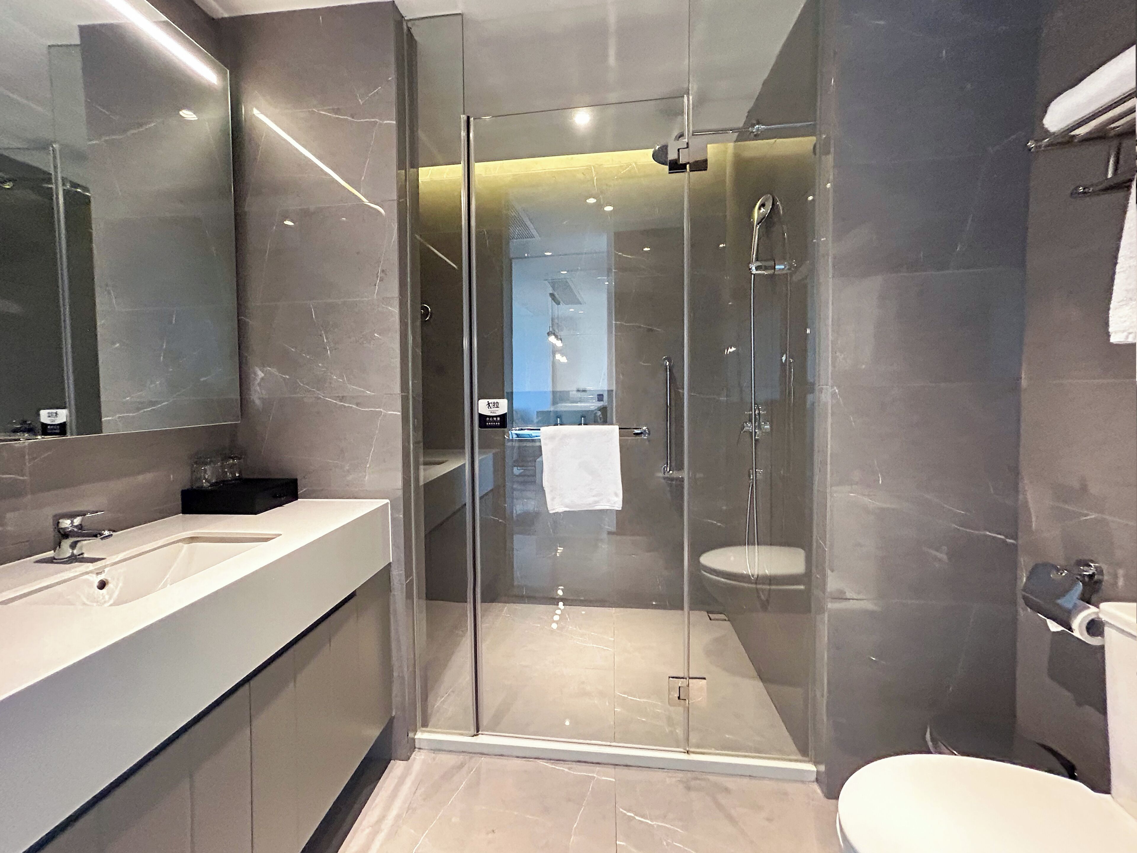 Superior Suite, Kitchenette, River View | Bathroom | Free toiletries, hair dryer, slippers, towels