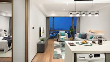 Superior Suite, Kitchenette, River View | Living area