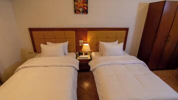 Deluxe Twin Room | 1 bedroom, blackout drapes, free WiFi