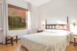 3 dormitoris, planxa i posts de planxar i wifi gratuïta 