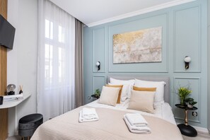 3 Schlafzimmer, Schreibtisch, Bügeleisen/Bügelbrett, Reisekinderbett