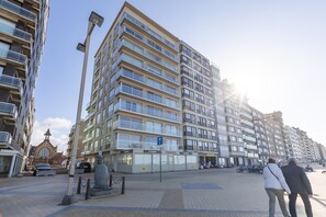 Exterior - Charming studio on the seafront with sea view (Middelkerke)